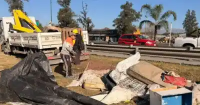 Limpieza y controles en Salta: ¿qué encontraron bajo el puente de avenida Paraguay?
