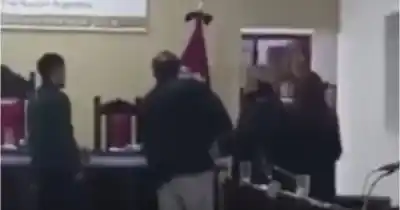 Irrupción y tensión en Tartagal: cooperativistas tomaron el Concejo y paralizaron la sesión