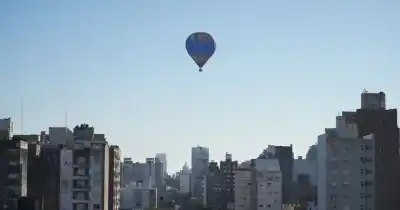 ¿Viste el globo aerostático que sorprendió a Rosario? Los detalles de este paseo imperdible