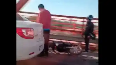 Colisión en el Puente Carretero: un herido y caos vehicular en el carril La Banda – Santiago