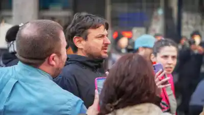 Embargo millonario y procesamiento: la Justicia aprieta a Juan Grabois por la toma del Instituto Perón