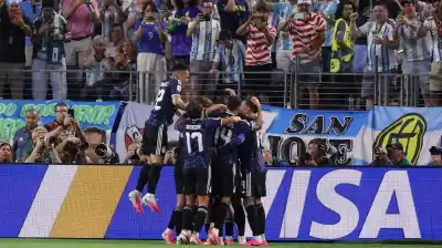 Tres golazos de pelota parada: así liquidó Argentina a Jordania en el Mundial