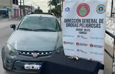 Un control de rutina en Simoca destapó un insólito hallazgo: una camioneta robada en Jujuy y un revólver escondido