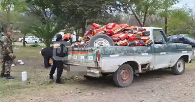 Un control de rutina terminó en un enorme secuestro: llevaban carbón sin papeles