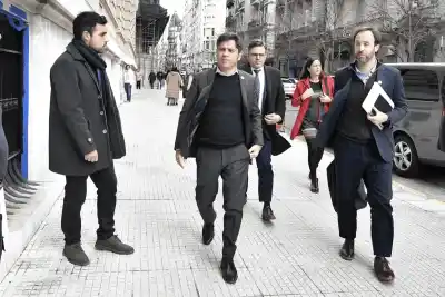 Menos actos, más gestión: Kicillof se encierra con su gabinete y solo sale una vez esta semana