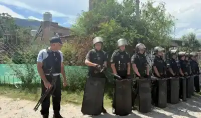 Allanaron la Comuna de El Mollar y la Casa del Delegado por Usurpación en La Angostura