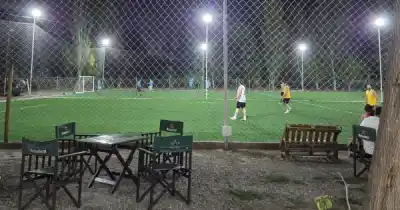 Entraron a un complejo de fútbol 5 en Maipú y se llevaron todo: lo que buscan los investigadores
