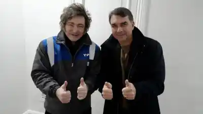 El gesto de Milei con el hijo de Bolsonaro que enciende la mecha diplomática con Lula