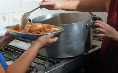 En El Chingo, un comedor comunitario ya no da abasto: la demanda se duplicó en un mes