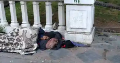 ¿Se puede evitar que alguien termine en la calle? La nueva ley que busca anticiparse al drama