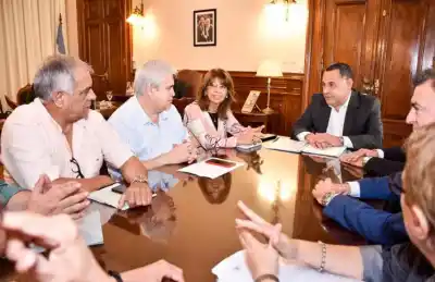 El gobierno retoma las negociaciones de recomposición salarial con los gremios