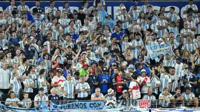 Intentaron colarse sin entradas en Dallas y el Gobierno les prohibió la cancha por dos años: quiénes son