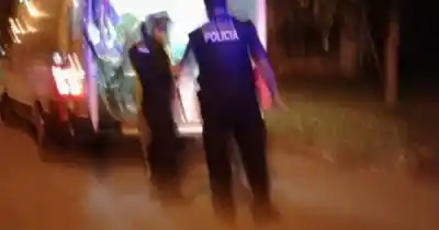 Se prendió fuego una pieza en el barrio Chijra: vecina lucha por su vida tras inhalar humo tóxico