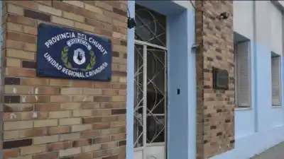 La pregunta que desenmascaró a un falso comisario: la estafa que casi vacía los ahorros de una jubilada