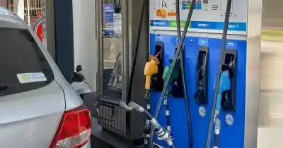Cambio en los surtidores: la nafta súper baja $3 pero el resto sube en Jujuy