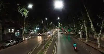 El plan que está cambiando la cara de Rosario: más de 3.800 luces LED ya reemplazaron a las viejas luminarias