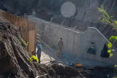 Aceleran a fondo las obras en el barrio 360 Viviendas: el detalle que pocos saben sobre los canales