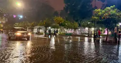 La noche que el cielo se abrió sobre Salta: llovizna y frío polar para los próximos días