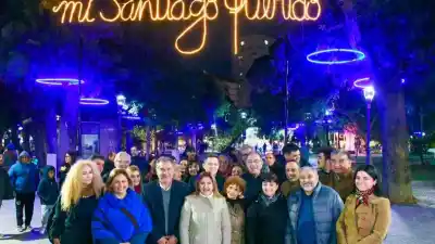 El microcentro se vistió de gala: el emotivo encendido que marca el inicio de los festejos