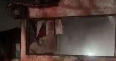 Las llamas devoraron su cabaña en El Challao y lo que pasó con sus manos te helará la sangre