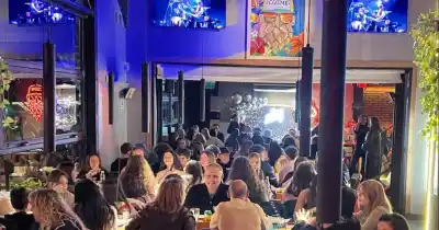 Un icónico bar de zona norte se transforma en pista de baile y ofrece promos todo julio