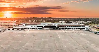 El plan de los empresarios para transformar el aeropuerto de Rosario: concesión por unidades de negocio