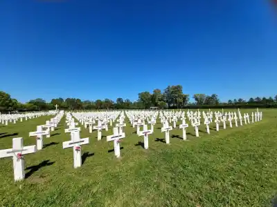 Un pedazo de Malvinas en Pilar: el Cenotafio que es réplica exacta del Cementerio de Darwin