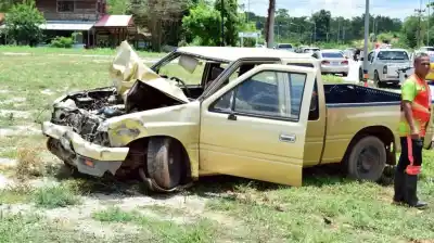 Trágico accidente en Tailandia: un nene de 11 años atropelló a una peregrinación de monjes y dejó 9 muertos