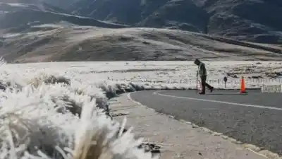 Alerta en la Ruta 307: hielo y niebla obligan a cortar el paso en dos tramos críticos