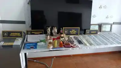 Le prometió resolver sus problemas con “arcángeles” y terminó perdiendo miles de dólares: la trama de la supuesta vidente extorsionadora