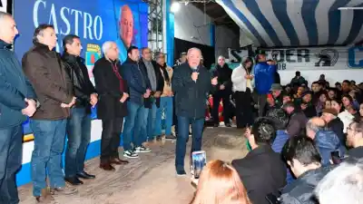 Con carpas y miles de militantes: el peronismo de Añatuya lanzó la reelección de Julio Castro