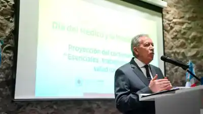 El mensaje del gobernador que emocionó a los médicos rurales en su día