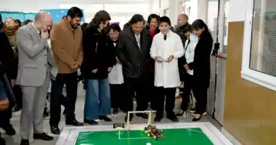 Lo que hicieron 360 chicos salteños frente a Sáenz: robots, ajedrez y un detalle que no esperabas