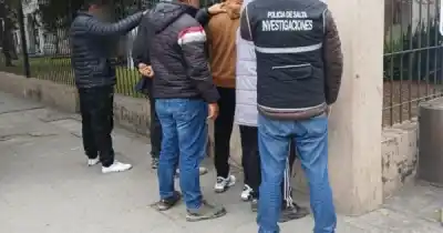 Les ofrecían celulares por redes, pero la cita terminaba con un arma en la cara