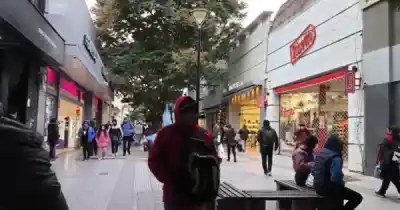 El centro de Salta se transformó en una pista de carrera: ¿por qué todos corrían hacia el bondi?