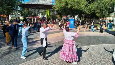 Llega una nueva edición de Folclore en la Plaza con artistas en vivo y entrada gratis