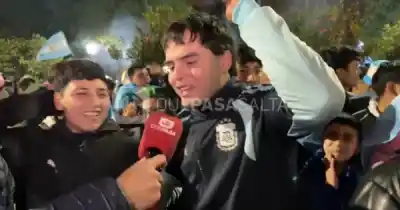 Miles de salteños coparon la Plaza 9 de Julio: la fiesta que no paró ni con el frío