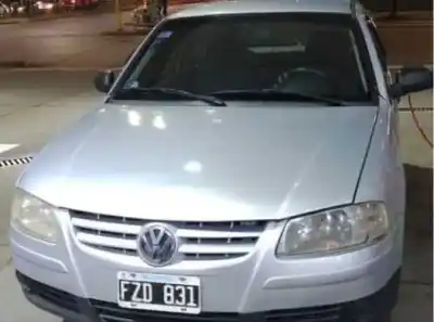 Lo apuntaron con un arma y le robaron el auto a un monterizo