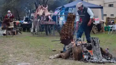 El secreto de los costillares que enamoró a Añatuya en su 114° aniversario