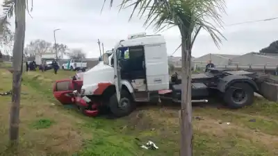 Choque frontal en La Plata: una mujer murió y dos personas resultaron heridas