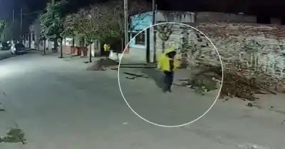 Lo captaron en vivo: el delincuente que entró a robar y no sabía que lo filmaban