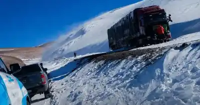 Nieve y hielo en la cordillera: el Paso de Jama sigue cerrado y no hay fecha de reapertura