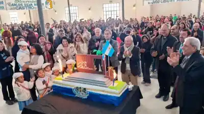 Añatuya celebró sus 114 años con emotivo acto, entrega de viviendas y promesas de obras