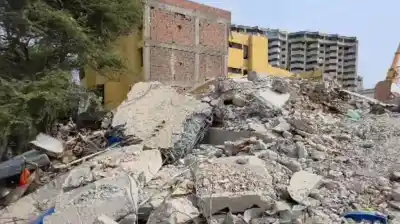 Silencio absoluto: el operativo que busca 16 vidas bajo los escombros en La Guaira