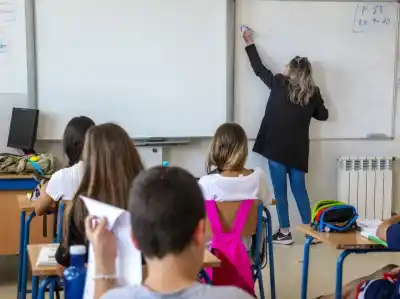 ¿Edad máxima para enseñar? El proyecto que busca eliminar el límite de los 50 años para docentes bonaerenses