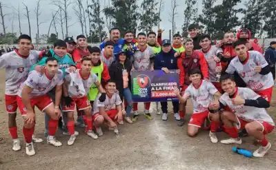 Franco Elías se robó el show: su hat-trick mete a Atlético San Pedro en la final de la Copa Jujuy