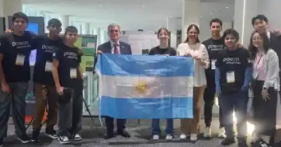 Salta al mundo: cinco estudiantes vencieron a más de 90 países en el Mundial de Robótica de Corea