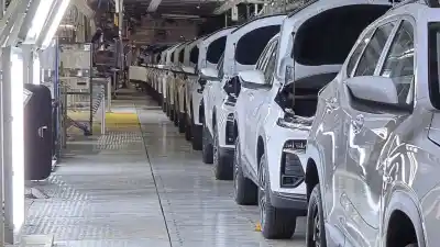 Las fábricas en rojo: la producción de autos cayó un 13,6% en junio y el semestre cerró con una baja del 18,3%