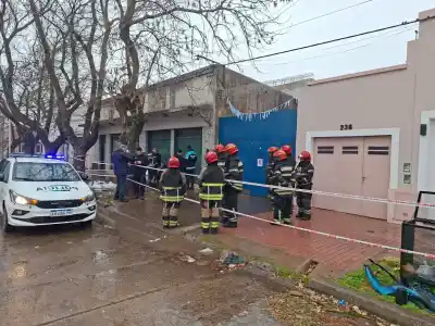 Cortaba un tambor con una amoladora y una explosión lo mató en el acto