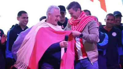 Multitudinaria bienvenida a Paraguay y el pedido del presidente Peña que revoluciona el fútbol